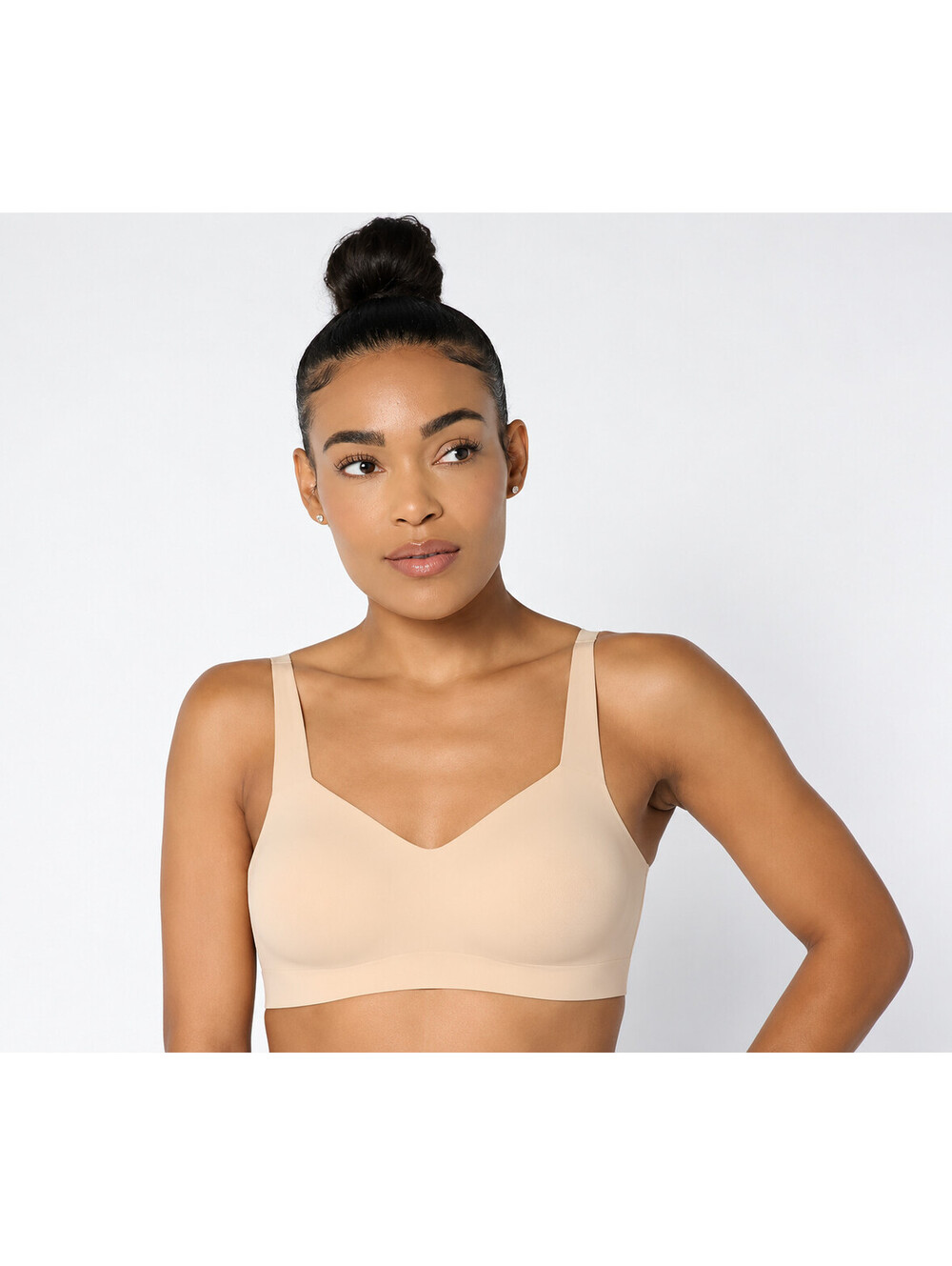Evelyn & Bobbie Beyond Seamless Adjustable Strap Wirefree Bra Sand, Size Large